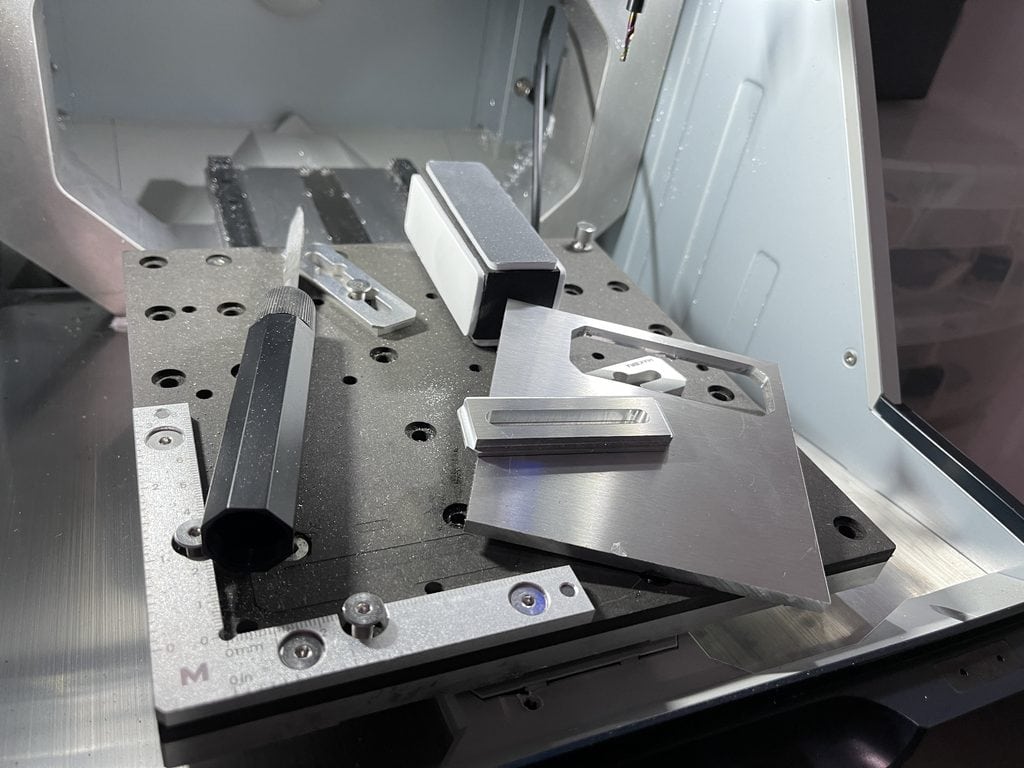 Makera Z1 Pro example aluminium clamp project